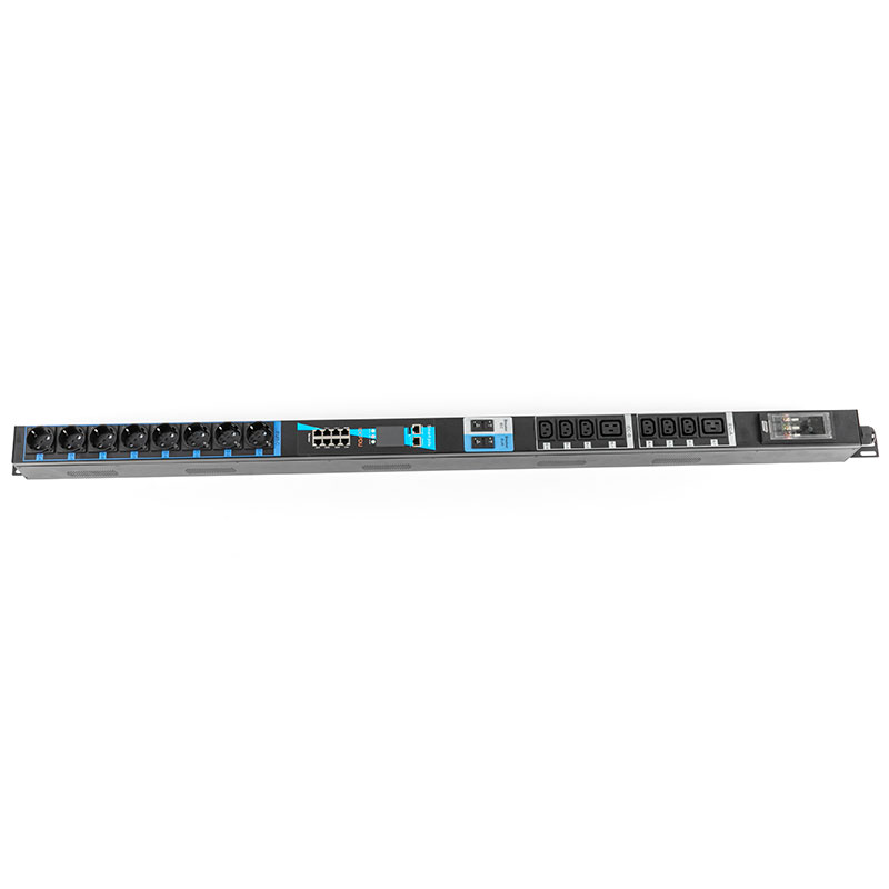 Vertikální snímač TCP/IP s hydraulickým magnetickým obvodem a 16 výstupy eco Smart Rack Pdu