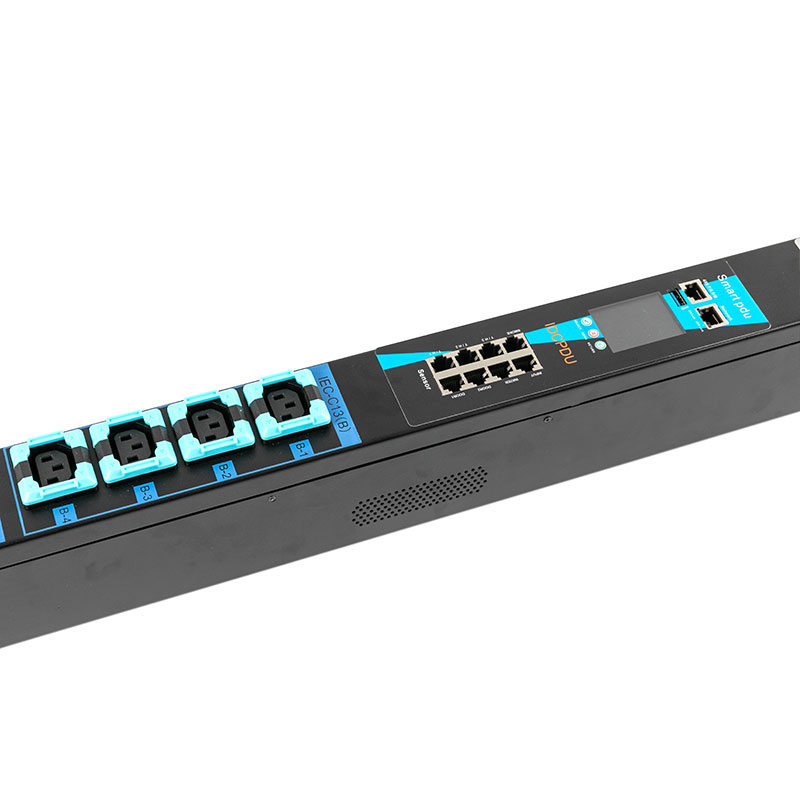 16-výstupní C13 C19 US Vertikální TCP/IP Sensor Breaker eco Smart Rack Pdu